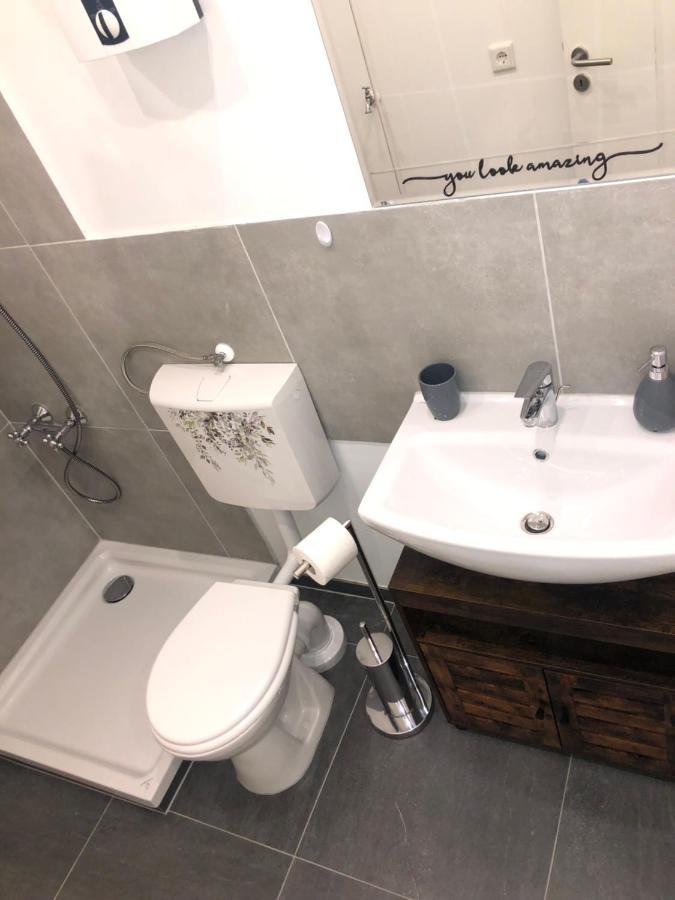Gruene Oase Mit Balkon I Eg Apartment Duisburg Bagian luar foto
